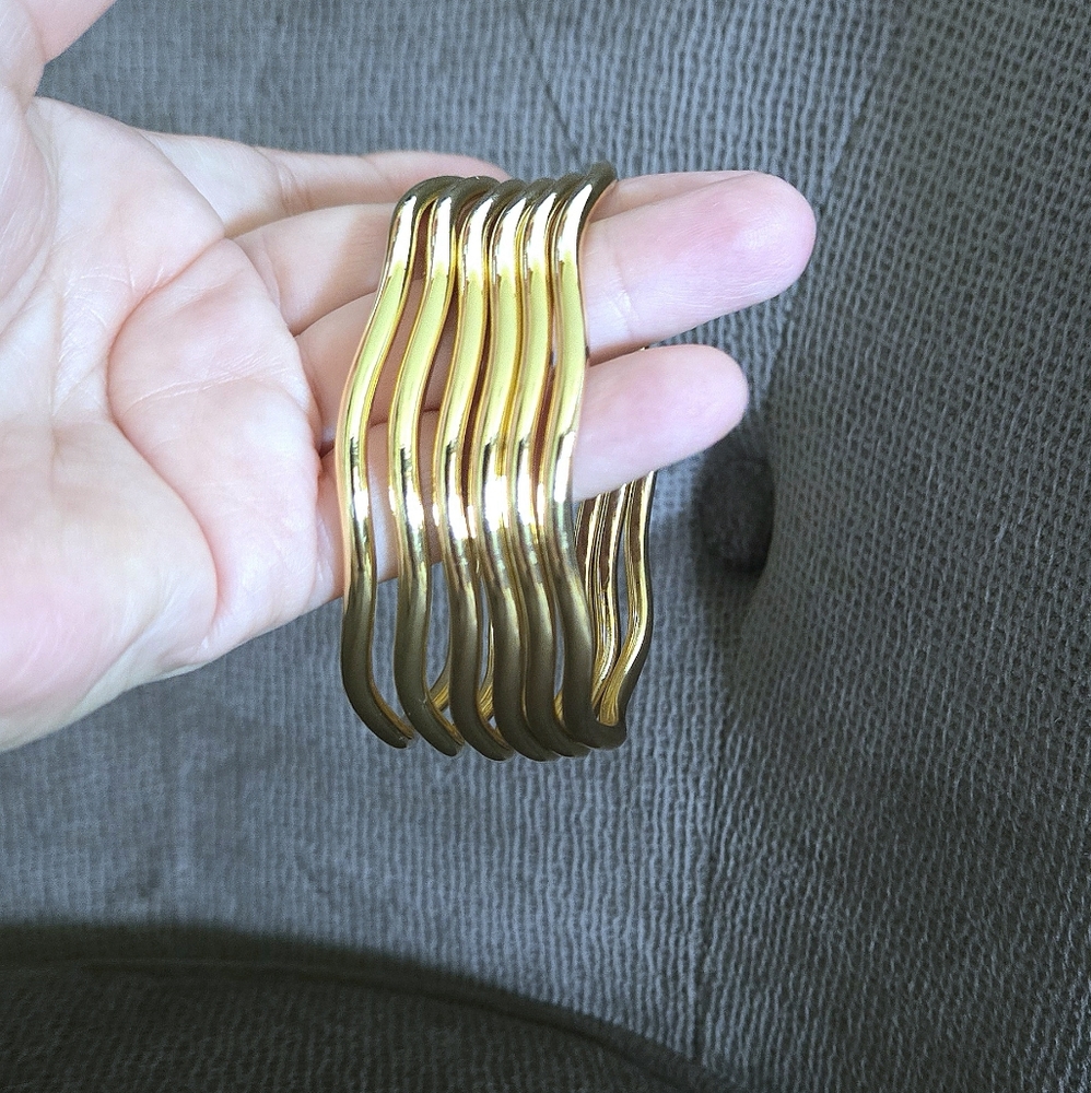 House🏠 of Harlow 1960 Set of Six6️⃣, Thin, Wavy🌊, Gold💛 Bangle Bracelets - Picture 14 of 15